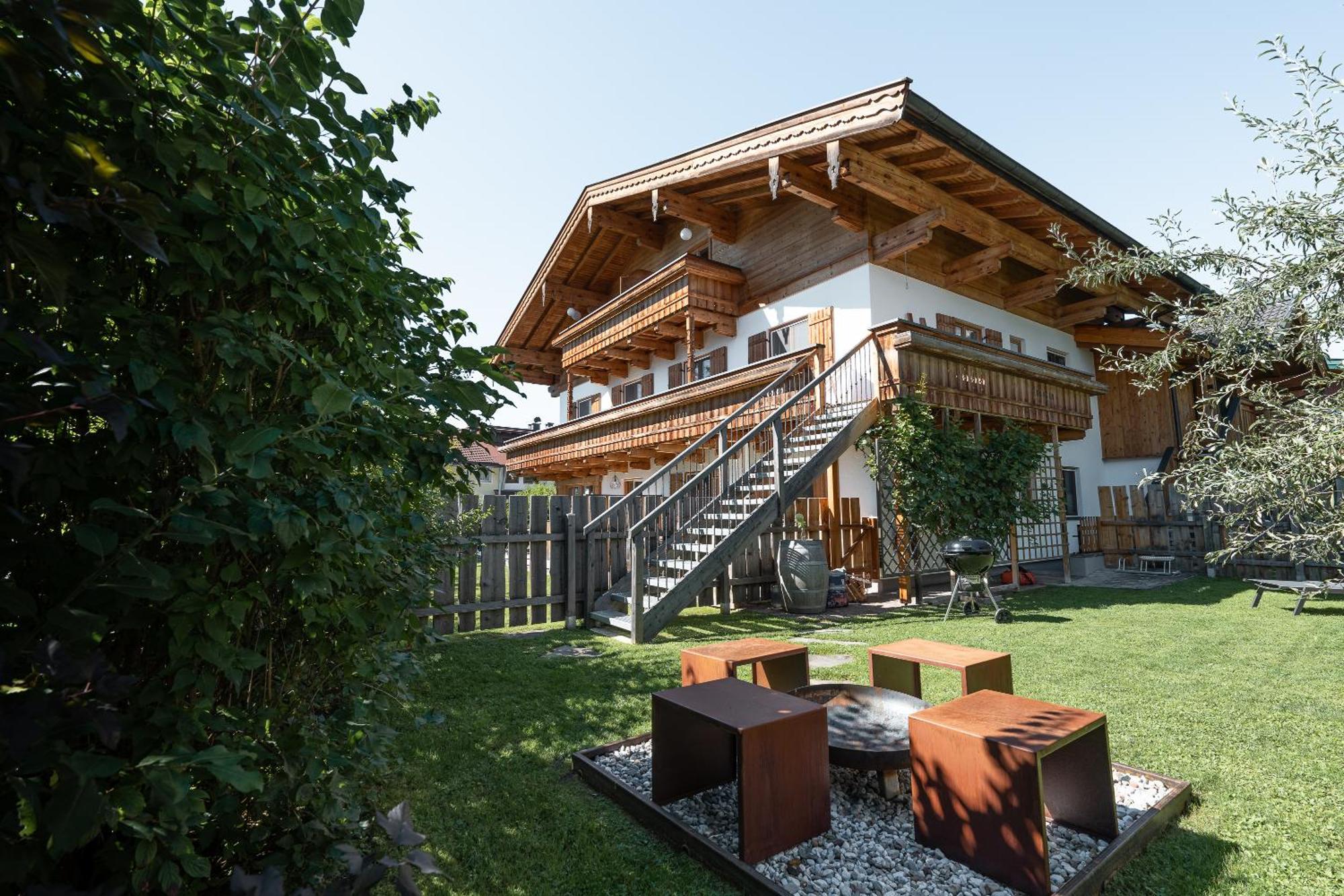 Bewegte Berge Apartments Saalfelden Екстер'єр фото